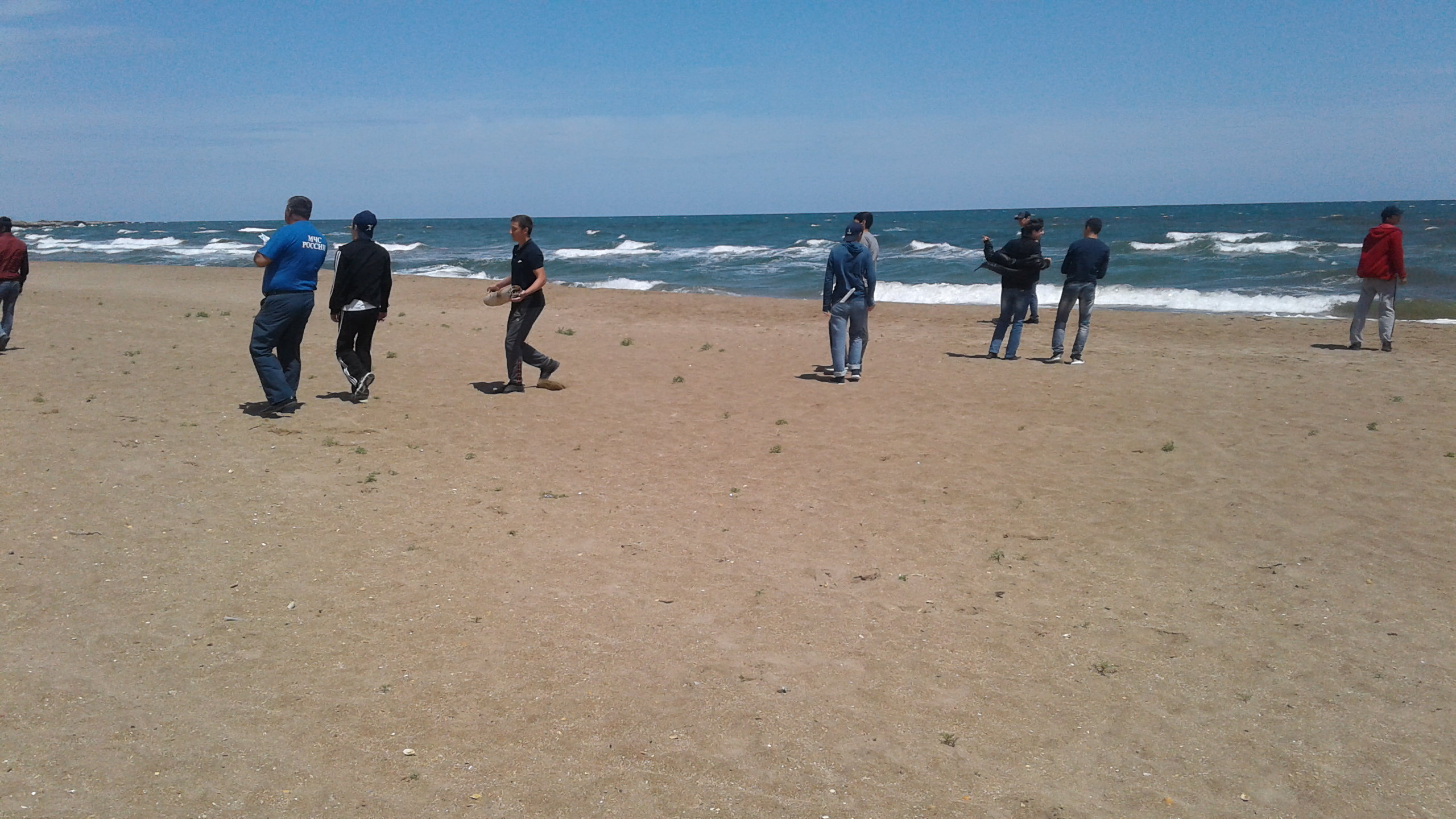 В Дербенте провели акцию «Чистый берег»