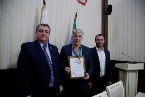 Хизри Абакарову присвоили звание «Почетный гражданин города Дербента»