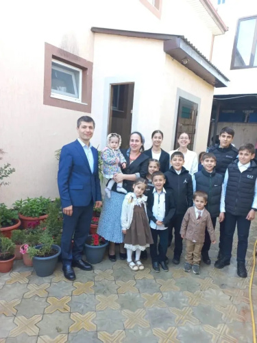 Жительница Дербента Бурлият Меджидова удостоена государственной награды «Мать-героиня»