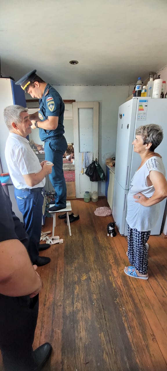 Профилактические мероприятия по обеспечению пожарной безопасности по месту проживания малоимущих  и  в социально опасном положении семей