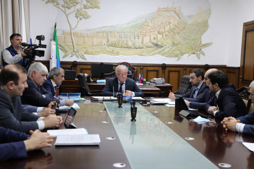 Премьер-министр Дагестана провел совещание по комплексному плану развития Дербента