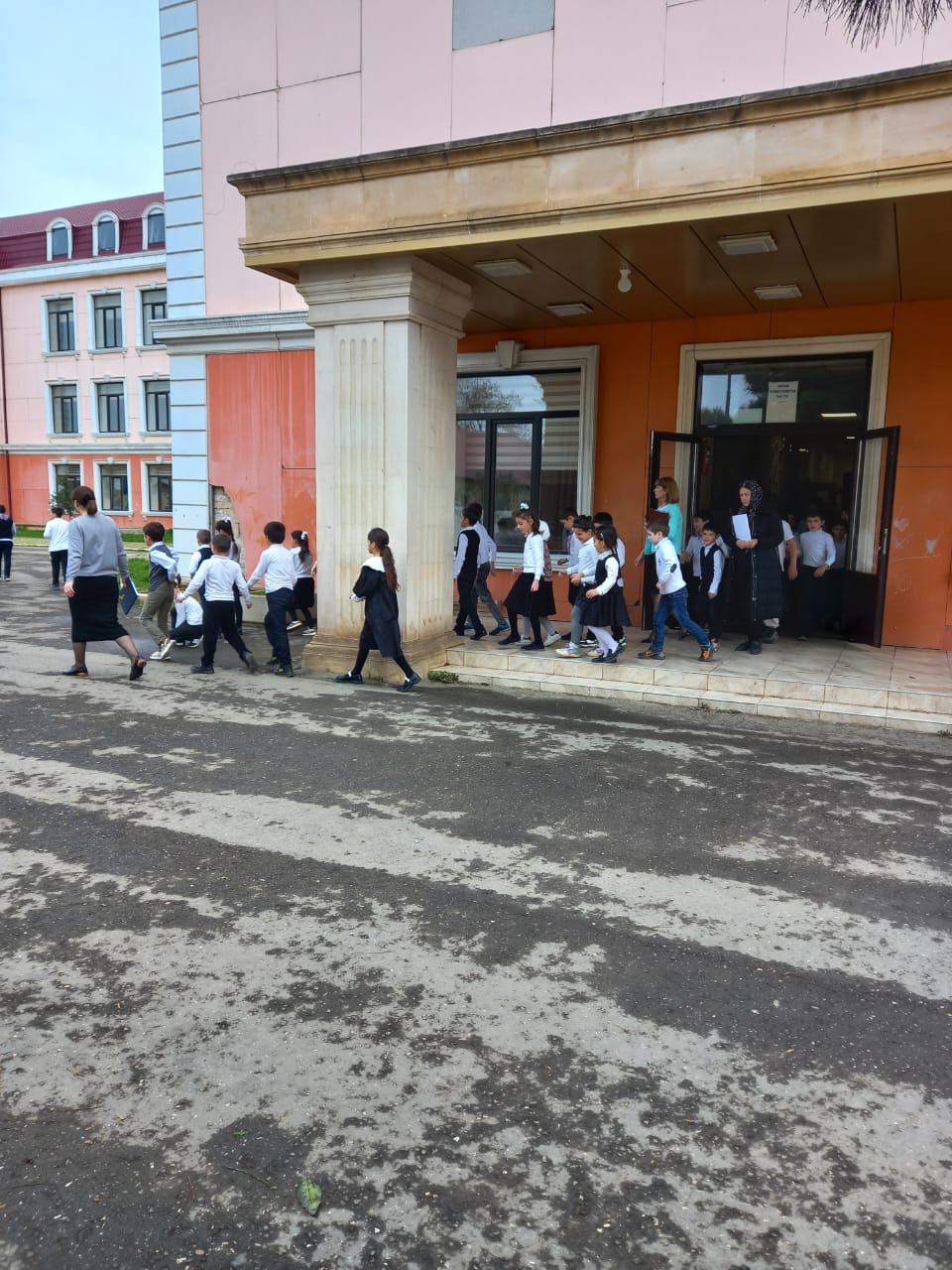 Учебно-тренировочная эвакуация в ГКОУ РД «Общеобразовательная школа-интернат № 6»