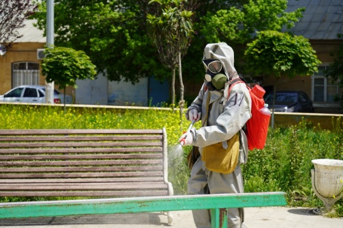 Специалисты МЧС начали в Дербенте мероприятия по дезинфекции 