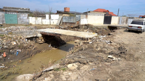 Ханлар Пашабеков осмотрел состояние канала Суходол