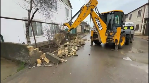 На улице Ханмамедова проведен снос незаконных строений