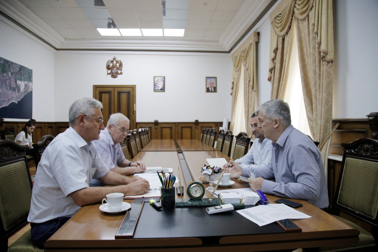 Хизри Абакаров: «Первый электромобиль должен появиться в Дербенте в мае  2020 года» | 04.09.2019 | Новости Дербента - БезФормата