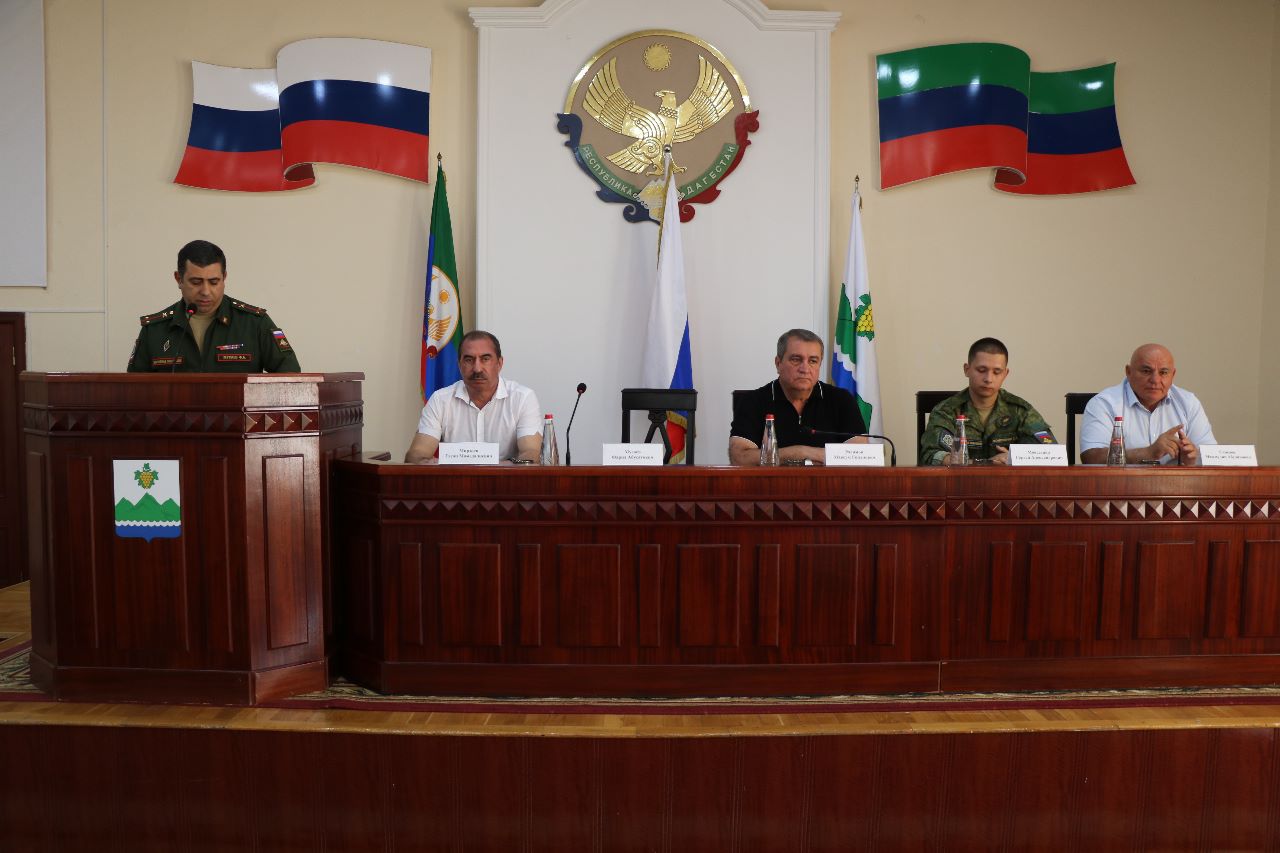 Привлечение граждан на военную службу по контракту обсудили в Дербенте |  27.07.2023 | Новости Дербента - БезФормата