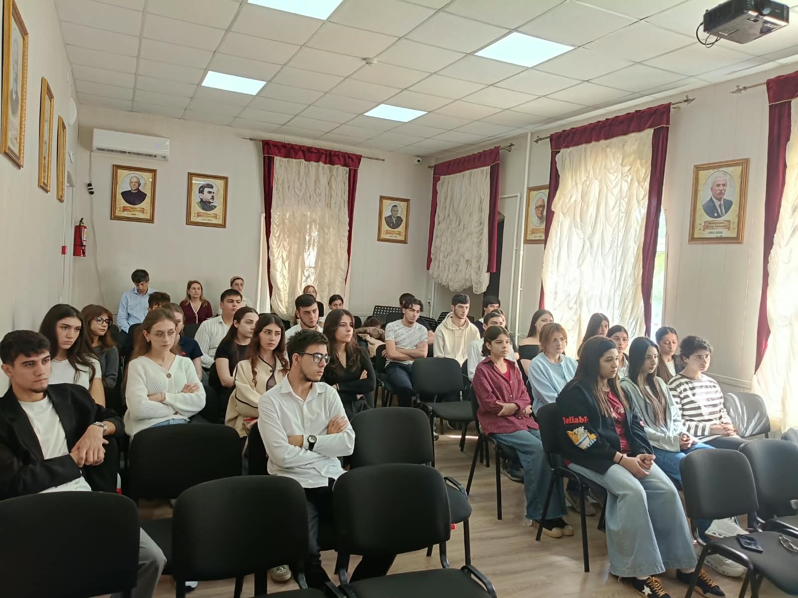 В Дербентском музучилище прошел круглый стол по вопросам профилактики экстремизма и безопасности 